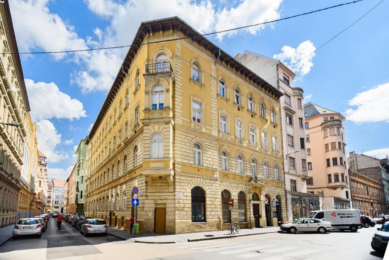 Spacious & Serene Downtown Home With Free Parking — Fotók 1